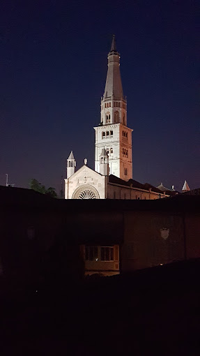 Fondazione Auxilium  Modena   mensa self service Ghirlandina