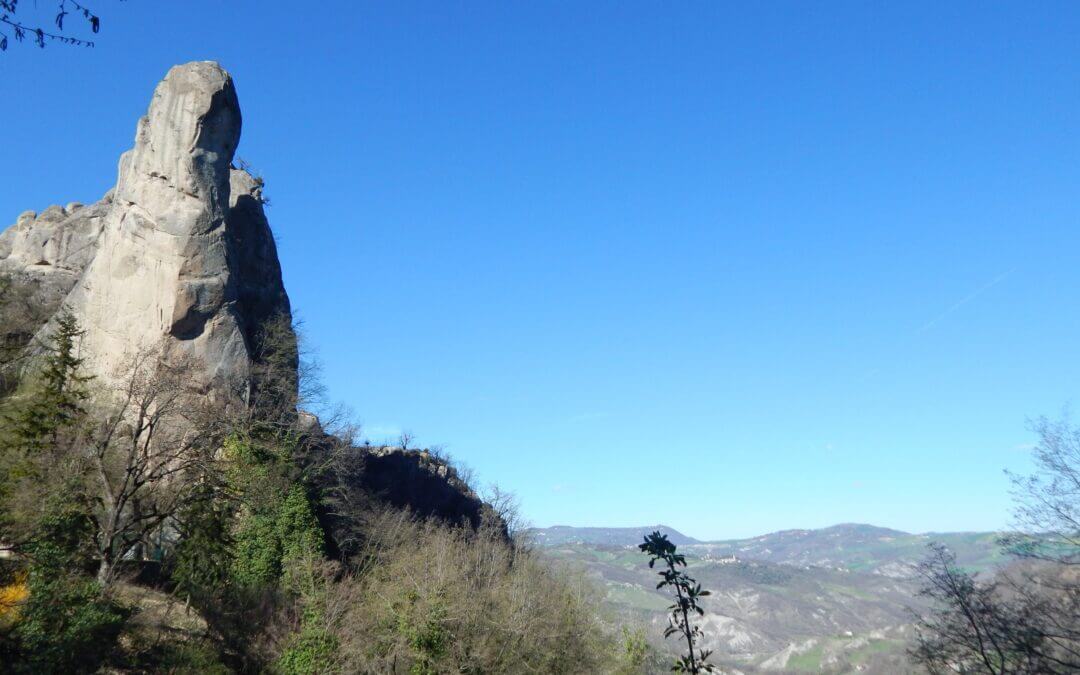 Primavera ai Sassi di Roccamalatina escursione del 25 Marzo 2023